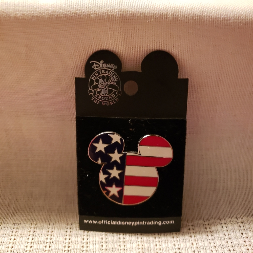 2005 Red, White, and Blue Mickey Trading Pin
